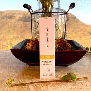 NIB Rodan + Fields REVERSE Brightening Defense Fluid Lotion Step 3